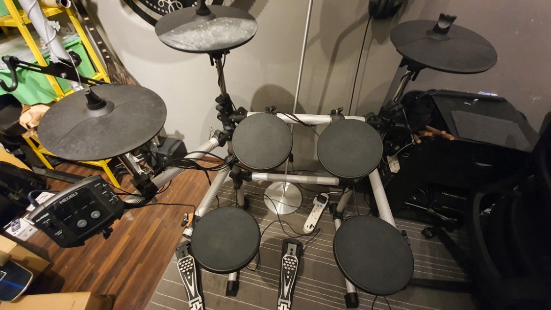 Dd402 electronic outlet drum kit