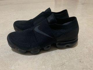 nike vapormax triple black 1.0