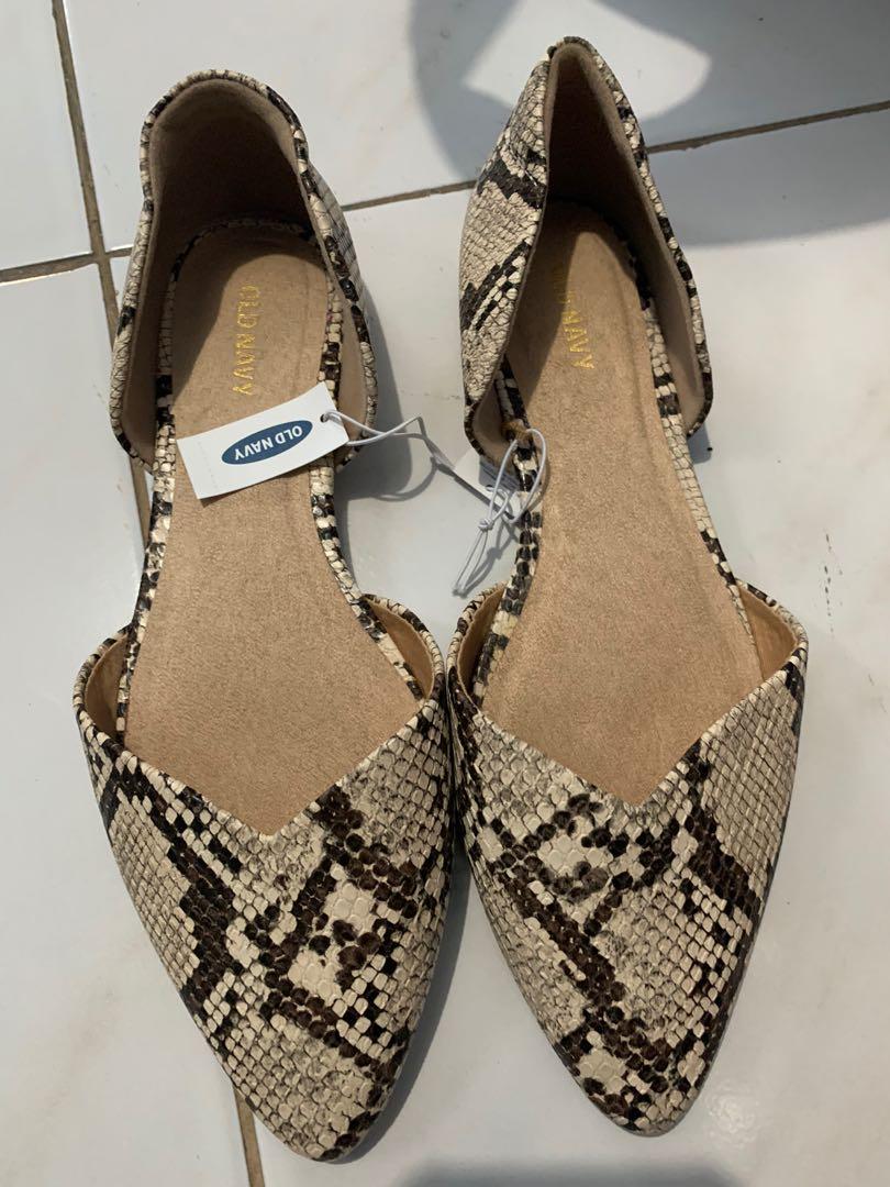 Old navy snakeskin flats hot sale