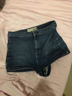 (Category: ) located in . Submitted by peepeepoopo0 (Listing ID 1050765345, Image 1). Description: .