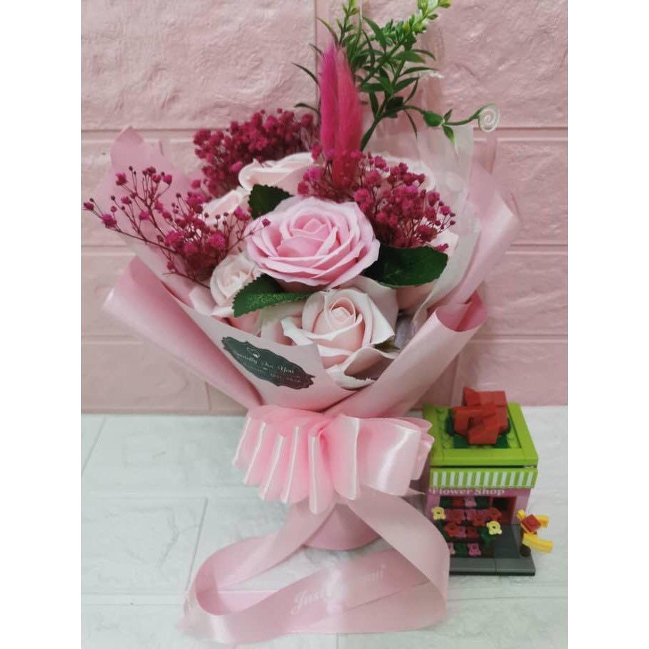 Romantic New Ins Korean Style 7pcs Bouquet Rose Soap Flower With Dry Baby S Breath Flowers Design Craft Others On Carousell