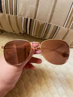 (Category: ) located in . Submitted by abigailxdeclutter (Listing ID 1050740505, Image 1). Description: .