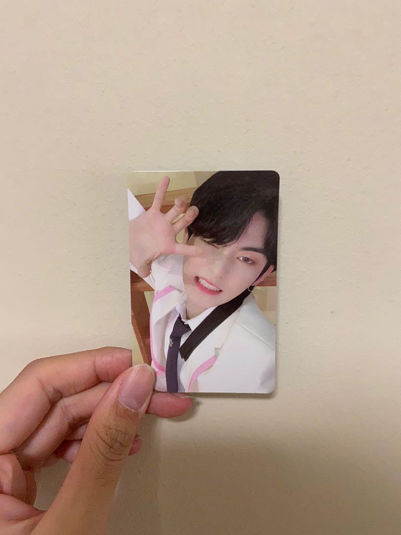 The Boyz Hwall Bloom Bloom Pc Hobbies Toys Memorabilia Collectibles K Wave On Carousell