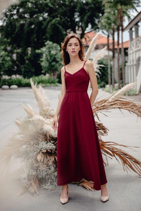 Maroon gown for bridesmaid outlet
