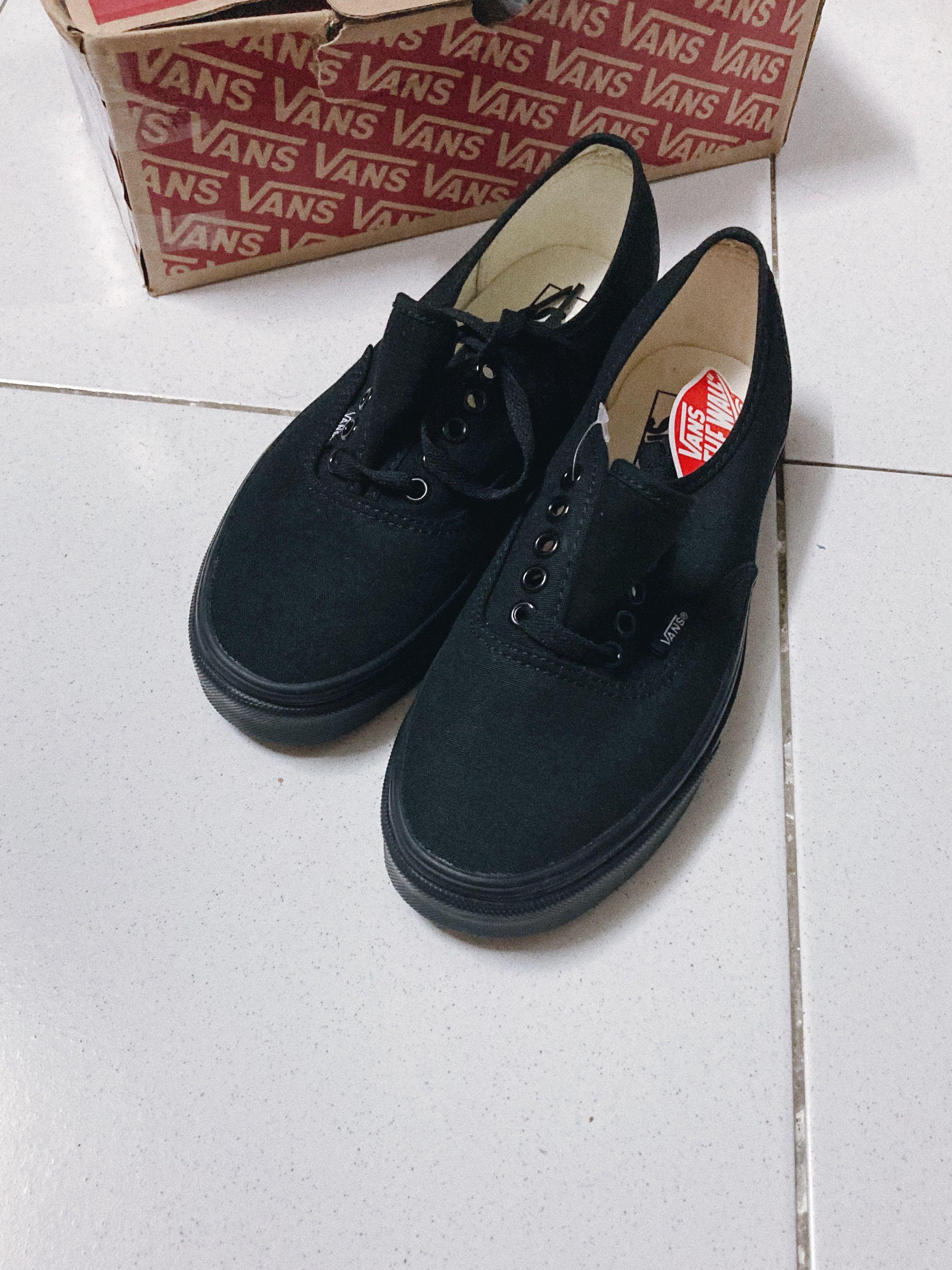 vans triple black authentic