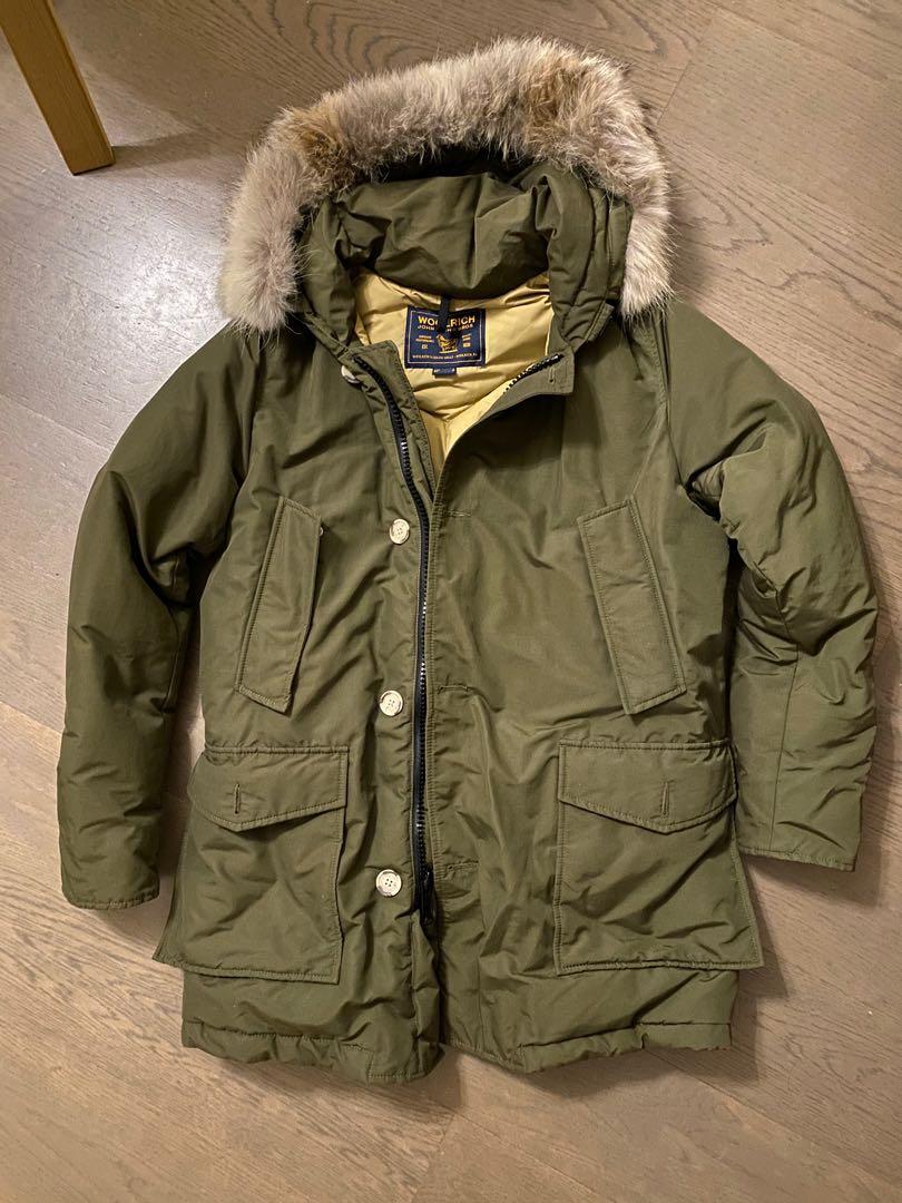 Woolrich Arctic Parka Size M Euro Olive, 男裝, 外套及戶外衣服