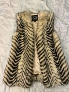 （分類：）位於 。 由 declutter927 提交（商品編號 1051050767，圖片 1）。簡介： 。