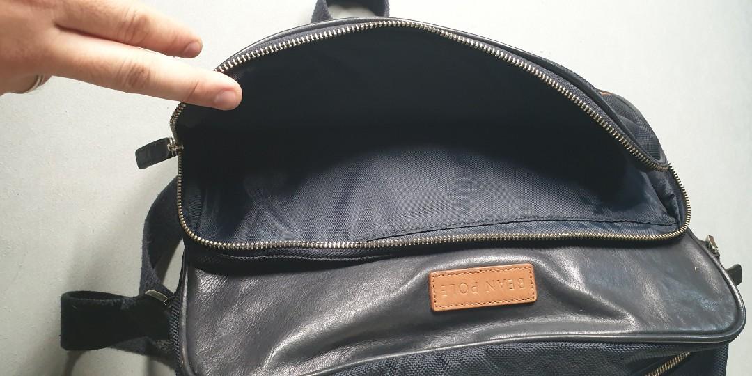 SALE! Bean Pole Messenger Bag (Category: Sling Bags) located in Quezon City. Submitted by allthingsgoode_men (Listing ID 1050933918, Image 2). Description: Selling my preloved Beanpole messenger bag. Barely used. Made with a combination of nylon and leather..