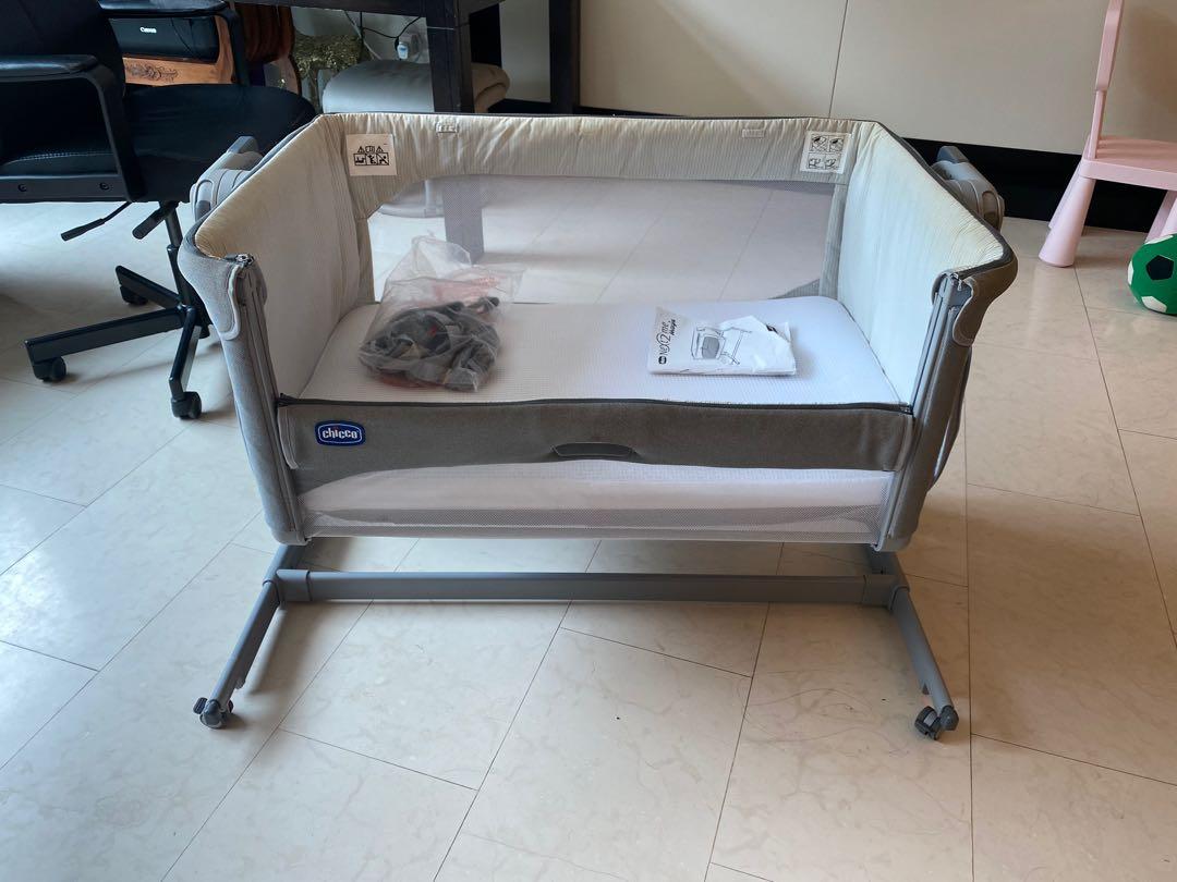 Chicco next to me convertible cosleeper, Babies & Kids, Infant Playtime on Carousell