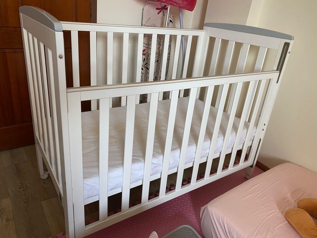 Sussex baby cot top