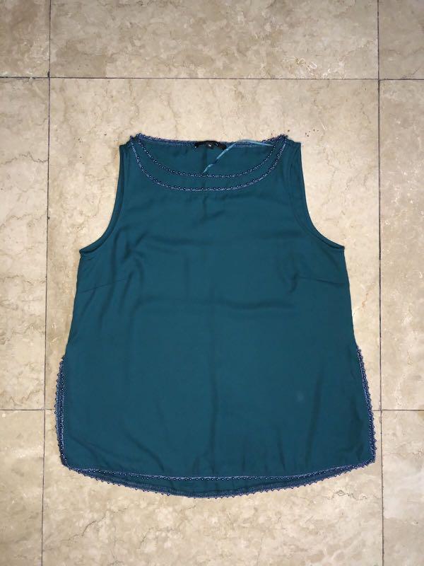 Comma blouse brand new w stocks (Category: Blouses) located in Quezon City. Submitted by katriiii (Listing ID 1051047032, Image 1). Description: .