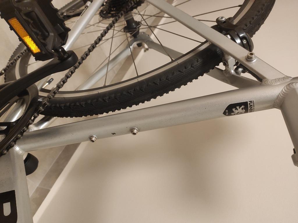 decathlon road bike rc100 front rear light phone holder sports equipment bicycles parts bicycles on carousell