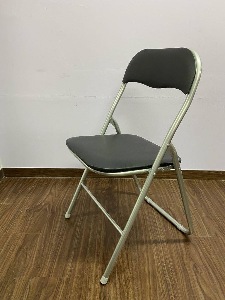 Giant fold outlet up chair