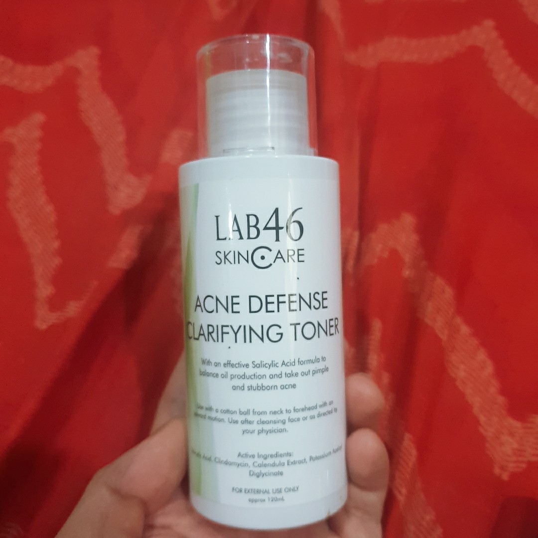 acne defense clarifying toner