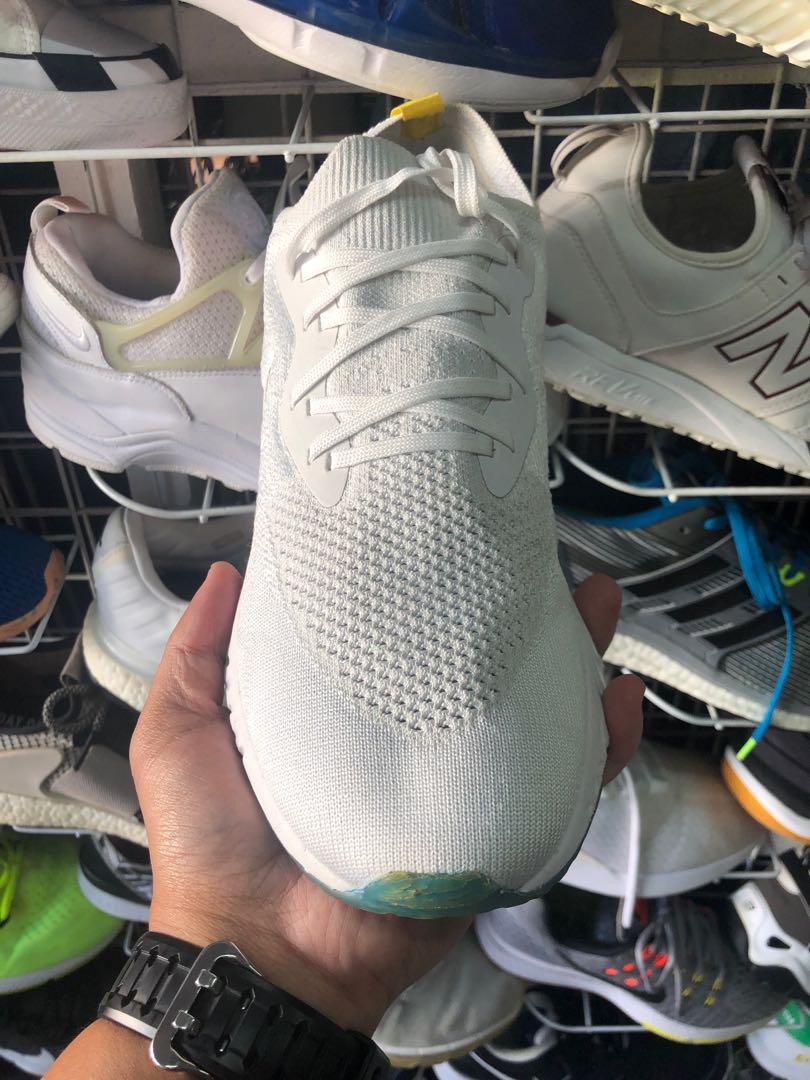 Nike epic react white discount racer blue pink blast