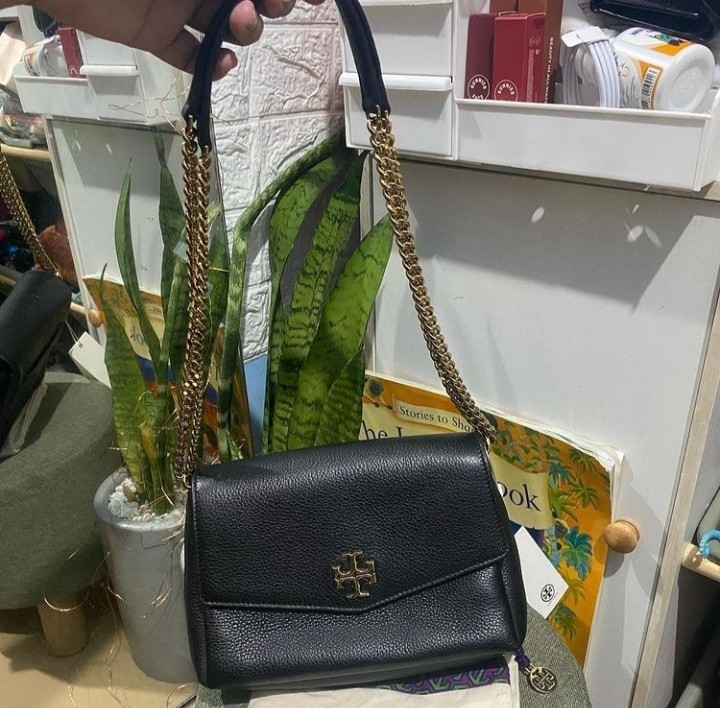 Tory Burch Kira Pebbled leather small, Women's Fashion, Bags & Wallets,  Purses & Pouches on Carousell