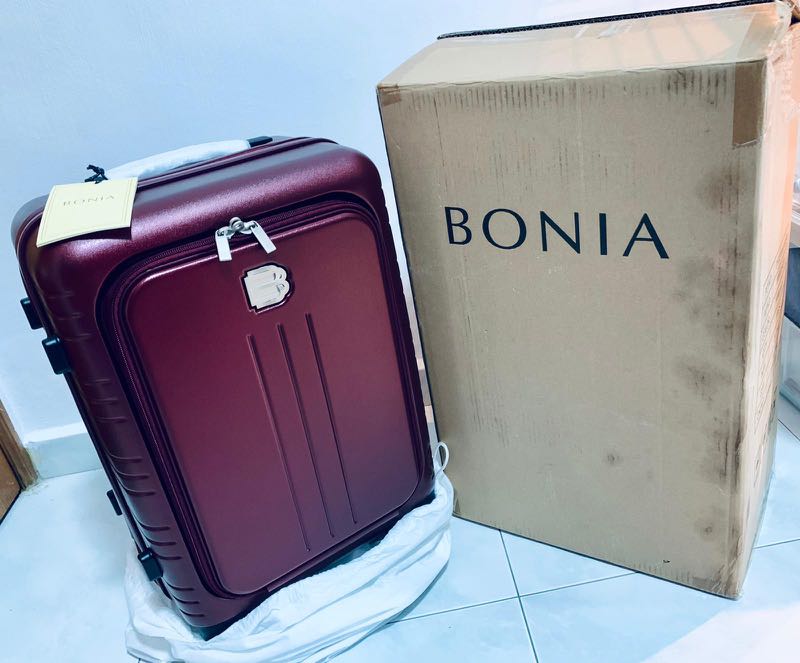Bonia luggage shop