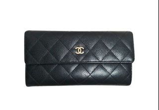 (Category: ) located in . Submitted by luxe_style_bag (Listing ID 1051174175, Image 1). Description: .