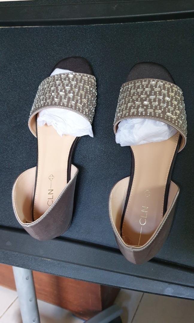 cln flat sandals