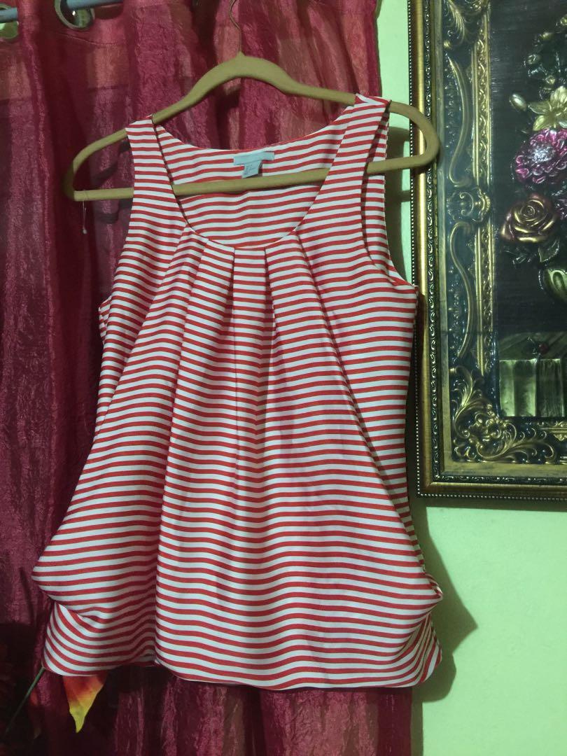 H&M blouse (Category: Blouses) located in Caloocan City. Submitted by xtine01 (Listing ID 1051264203, Image 1). Description: 10/10 in good condition.