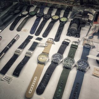 (Category: ) located in . Submitted by blacktacticalsingapore (Listing ID 1051260280, Image 1). Description: .