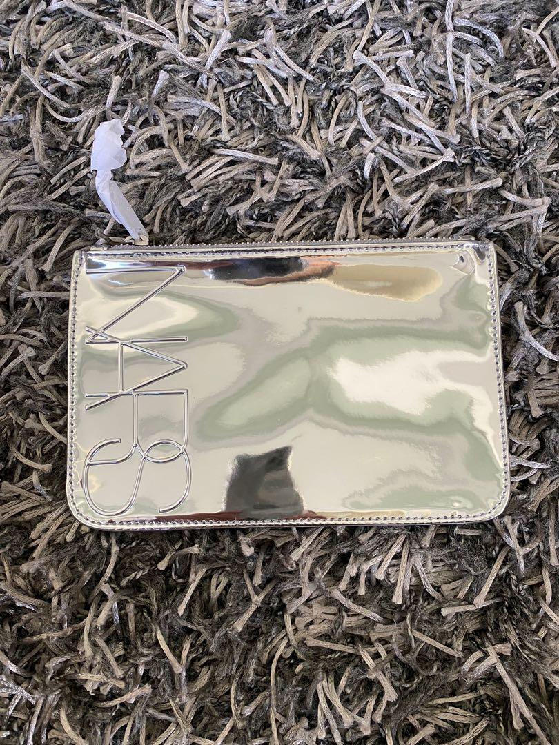 NARS Pouch (Category: Makeup) located in Taguig. Submitted by bykkkjjj (Listing ID 1051152773, Image 1). Description: 8x5".