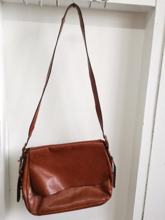 Harga sling bag fossil discount