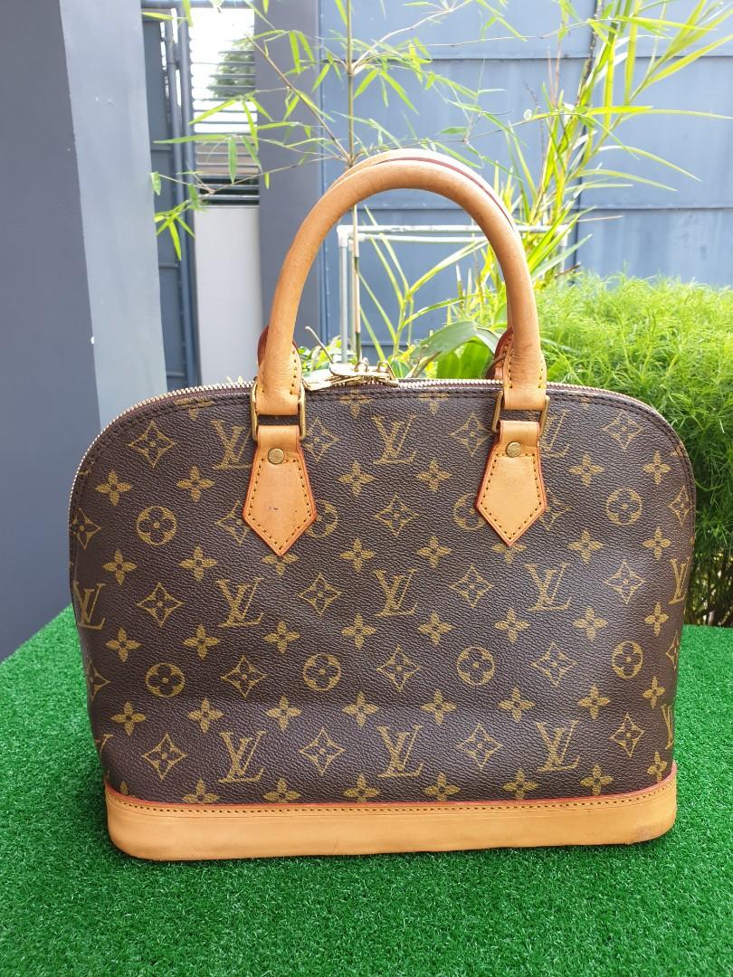 Lv top alma monogram