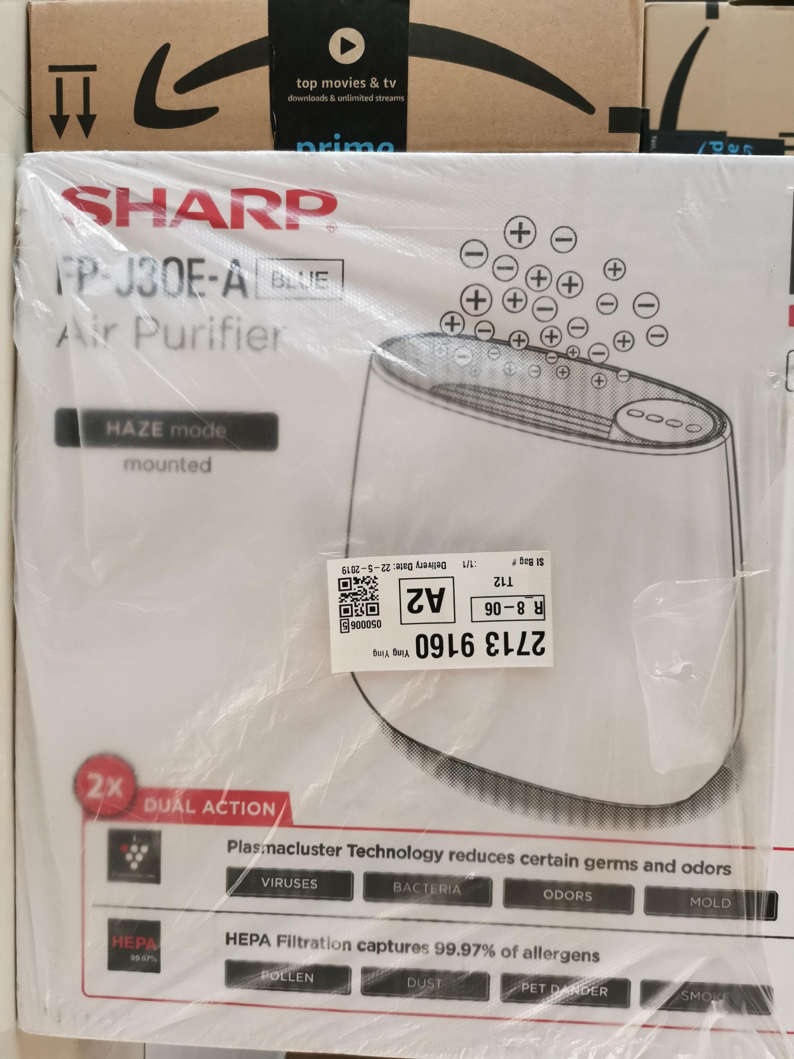 Sharp purifier (Category: Air Purifiers & Dehumidifiers) located in Singapore. Submitted by yingd3 (Listing ID 1051203476, Image 1). Description: New in box. Selling cheap. So no nego..