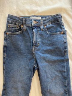 (Category: ) located in . Submitted by prelovedwearsx (Listing ID 1051254555, Image 1). Description: .