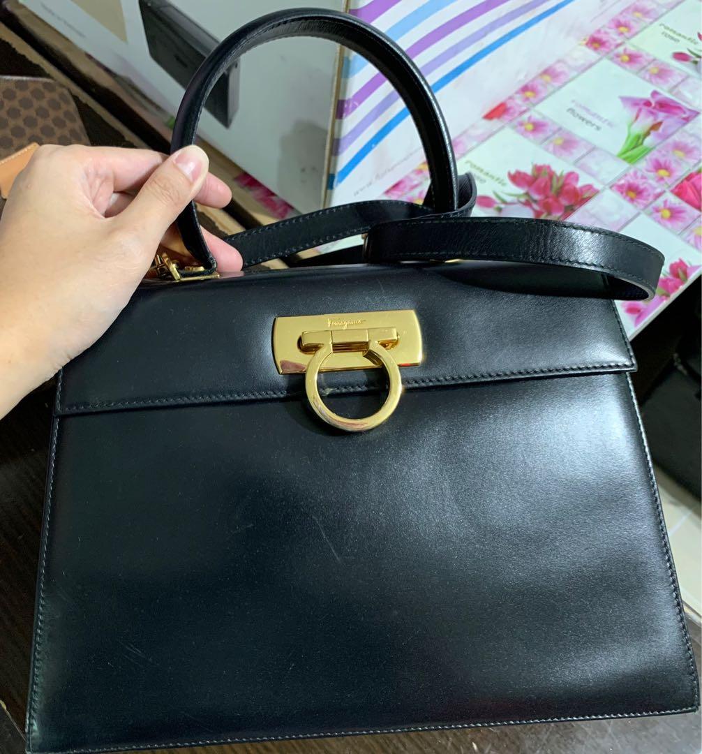 Vintage ferragamo kelly bag top