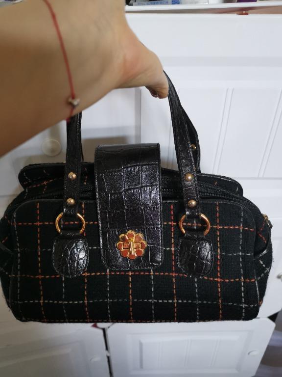 Anna Sui 絨布手袋 女裝 女裝袋 銀包 Carousell