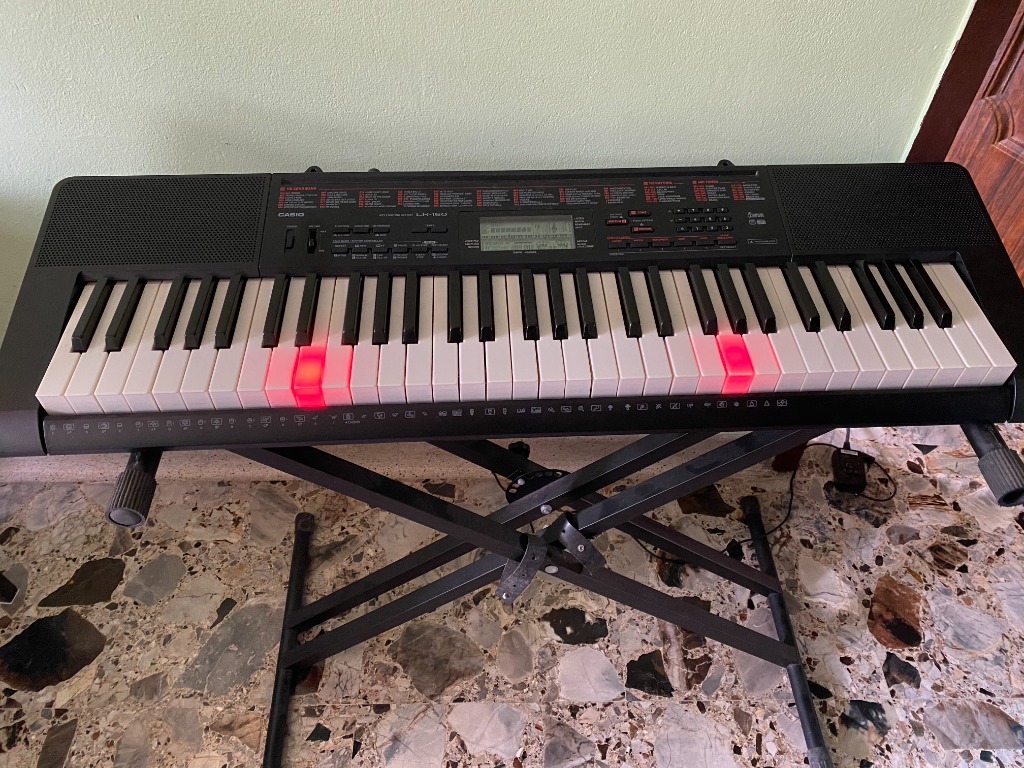 Casio LK 160 Keyboard, Hobbies & Toys, Music Media, Musical Instruments on Carousell