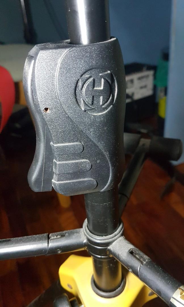 HERCULES 3GUITAR STAND, Hobbies & Toys, Music & Media, CDs & DVDs on