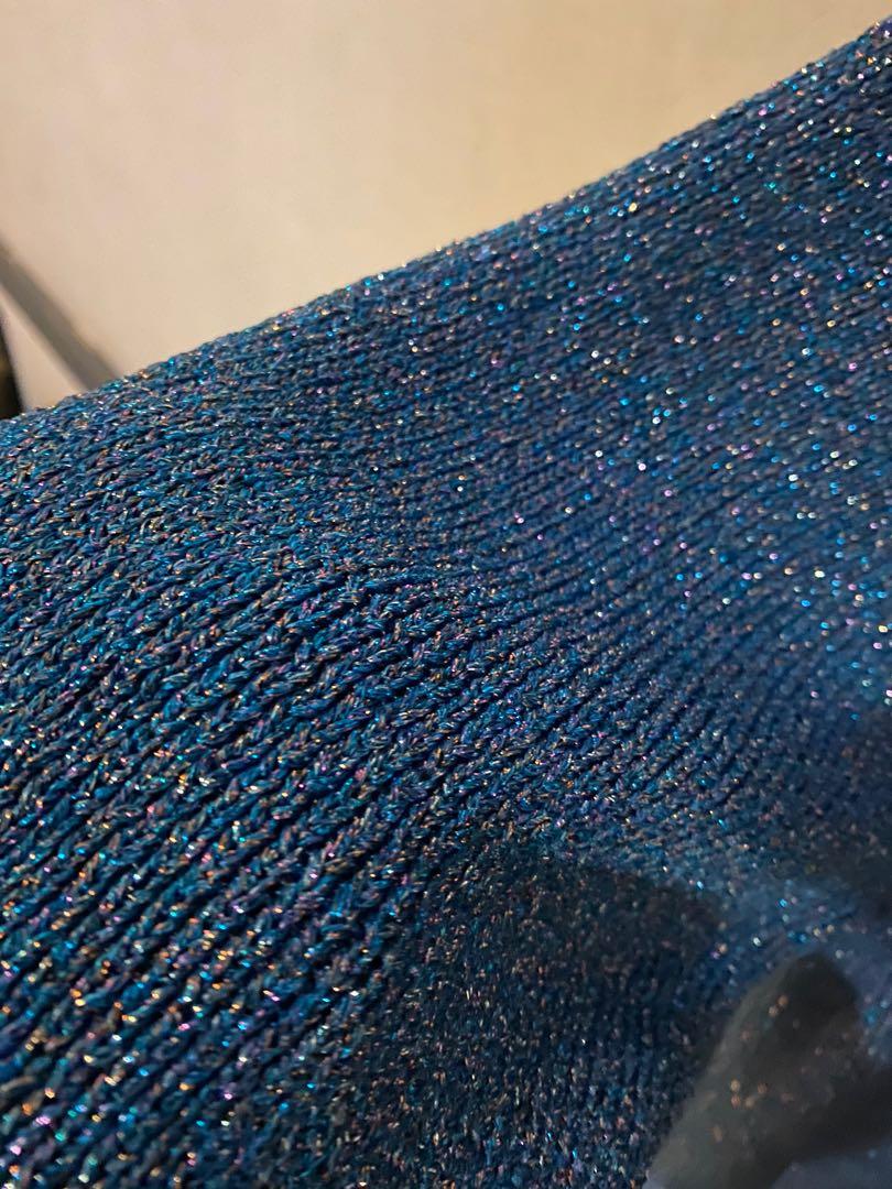 H&M Glitter Sweater Dress (Category: Dresses) located in Makati City. Submitted by auti09 (Listing ID 1051523618, Image 3). Description: Super beautiful Used once Size small but will fit even LARGE Its a long dress till your knees if youre 5’4 Shipping c/o buyer.
