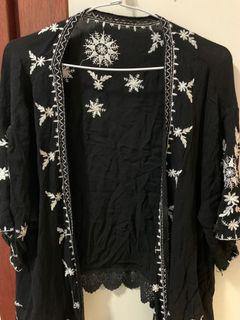 ［Lulus] 經典圖騰披肩