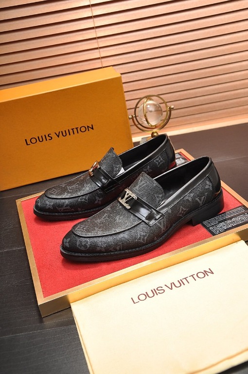 Louis Vuitton Black Leather LV Club Slip On Loafers Size 41 Louis Vuitton