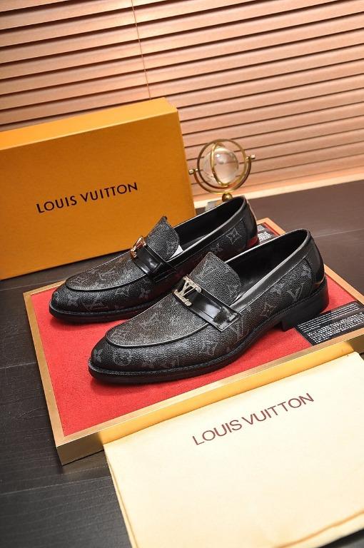 LOUIS VUTION  CLUV LOAFERブルー