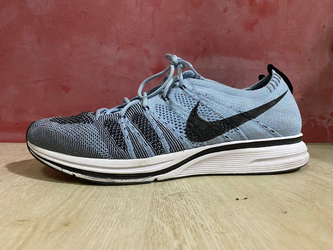 mens nike flyknit trainer