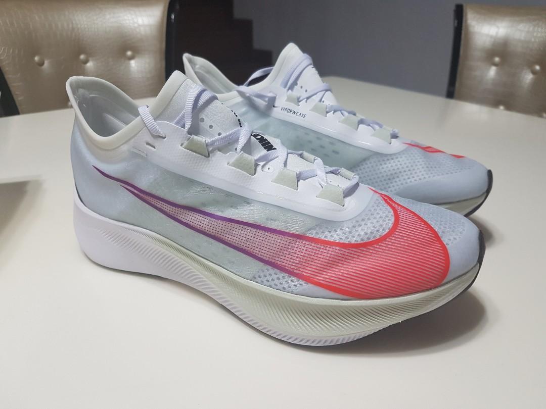 nike zoom fly 3 size 10.5