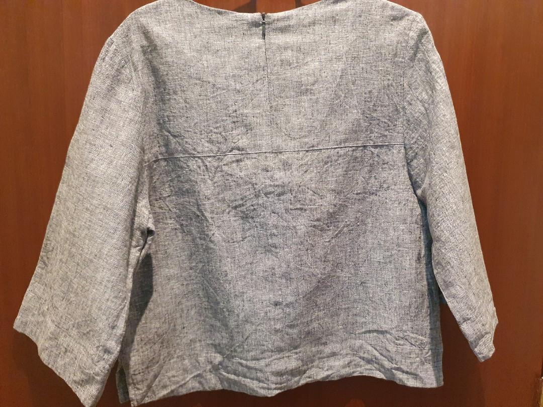 Rustic top (Category: Blouses) located in Singapore. Submitted by calye (Listing ID 1051476550, Image 2). Description: rustic brand top.