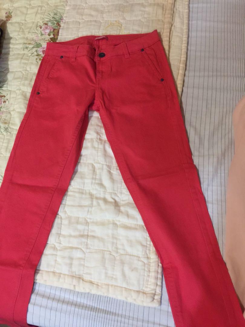 Terranova pants (Category: Other Bottoms) located in Tanjay. Submitted by frb79 (Listing ID 1051506607, Image 1). Description: Preloved Terranova Pants In good condition.