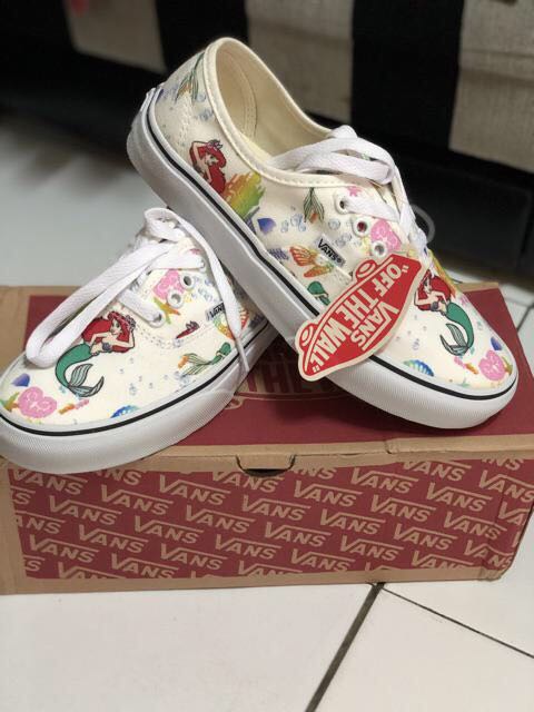 Vans disney deals 39