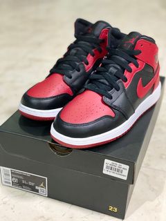 (Category: ) located in . Submitted by sneakergod_sg (Listing ID 1051633099, Image 1). Description: .
