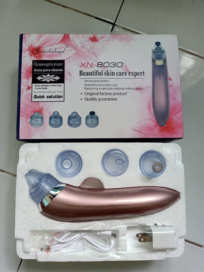 Blackhead/white head vacuum remover (Category: Face Care) located in Cavite. Submitted by stylistpick11 (Listing ID 1051637523, Image 1). Description: seldom used.