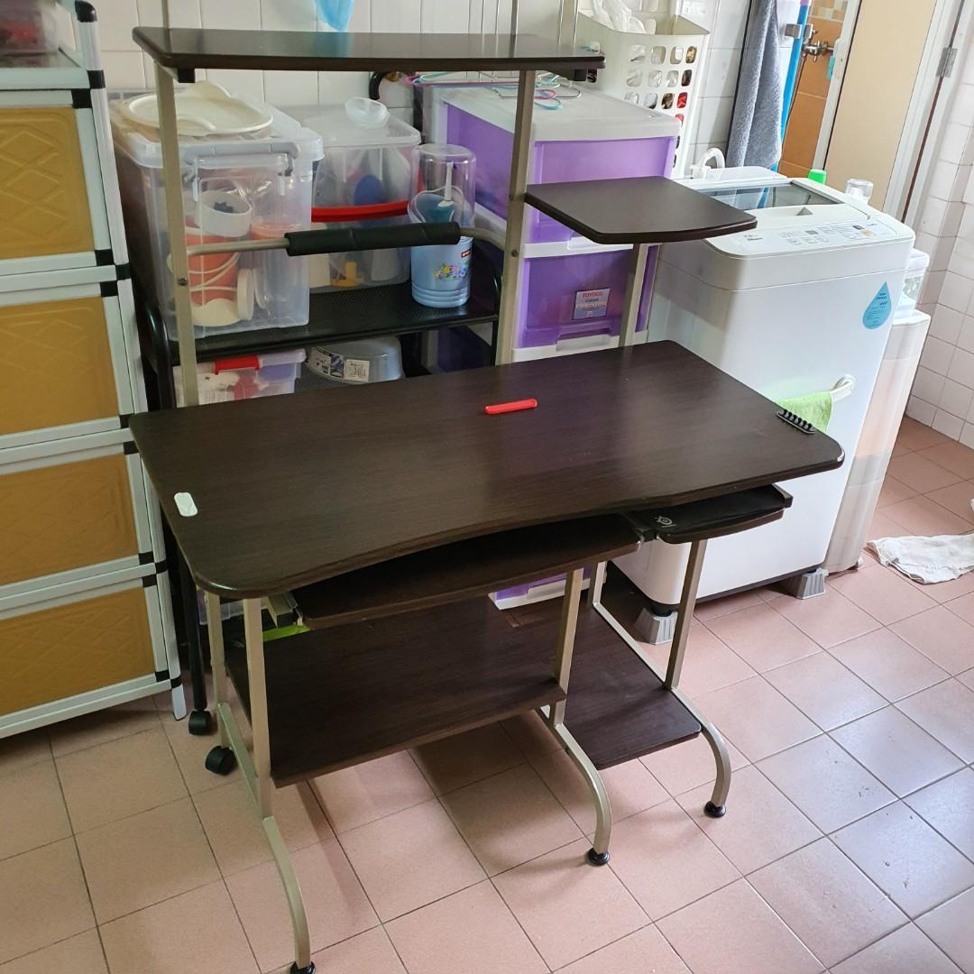 Used Computer Table for sales. Condition 8/10 no damaged self
