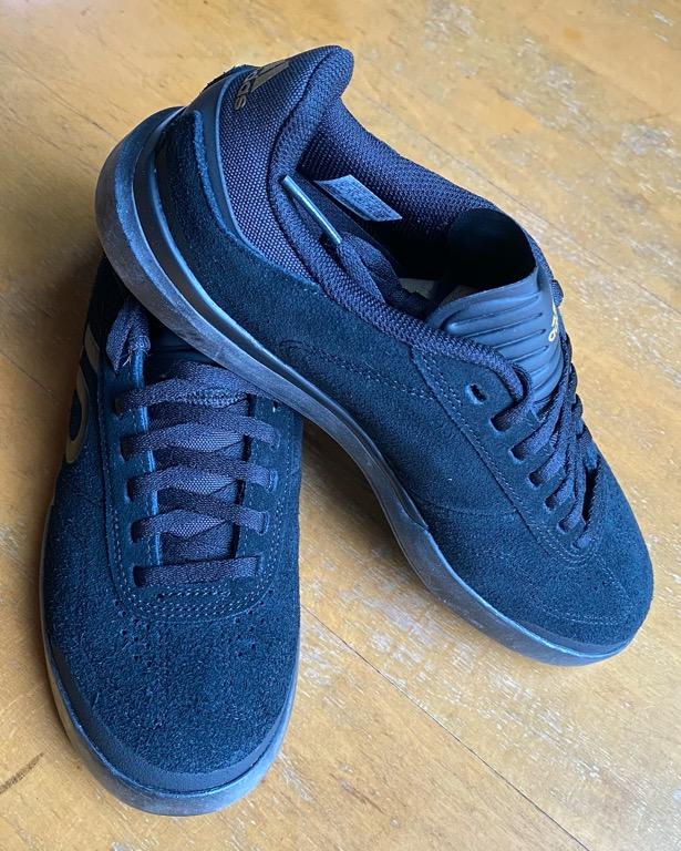 Adidas women's deals size 11 shoes