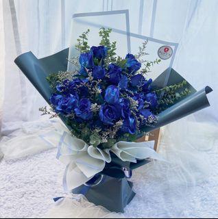 Fresh blue rose flower bouquet delivery