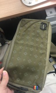 （分類：）位於 。 由 piscesssss 提交（商品編號 1051798818，圖片 1）。簡介： 。