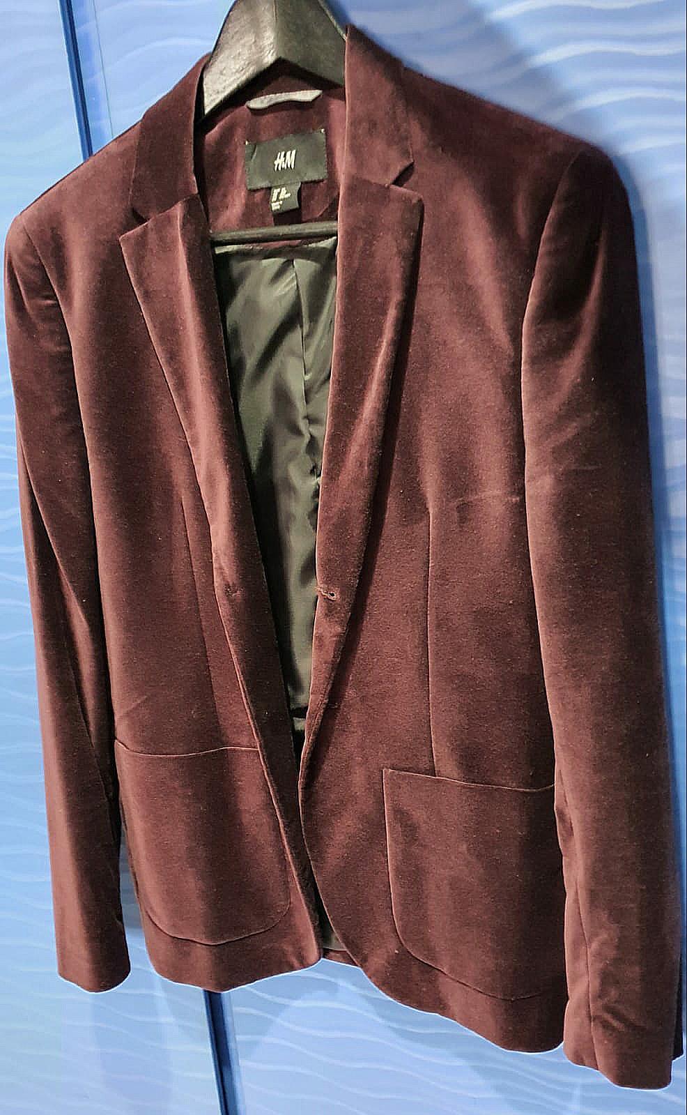 H M Velvet Blazer Men s Fashion Coats Jackets and Outerwear on Carousell